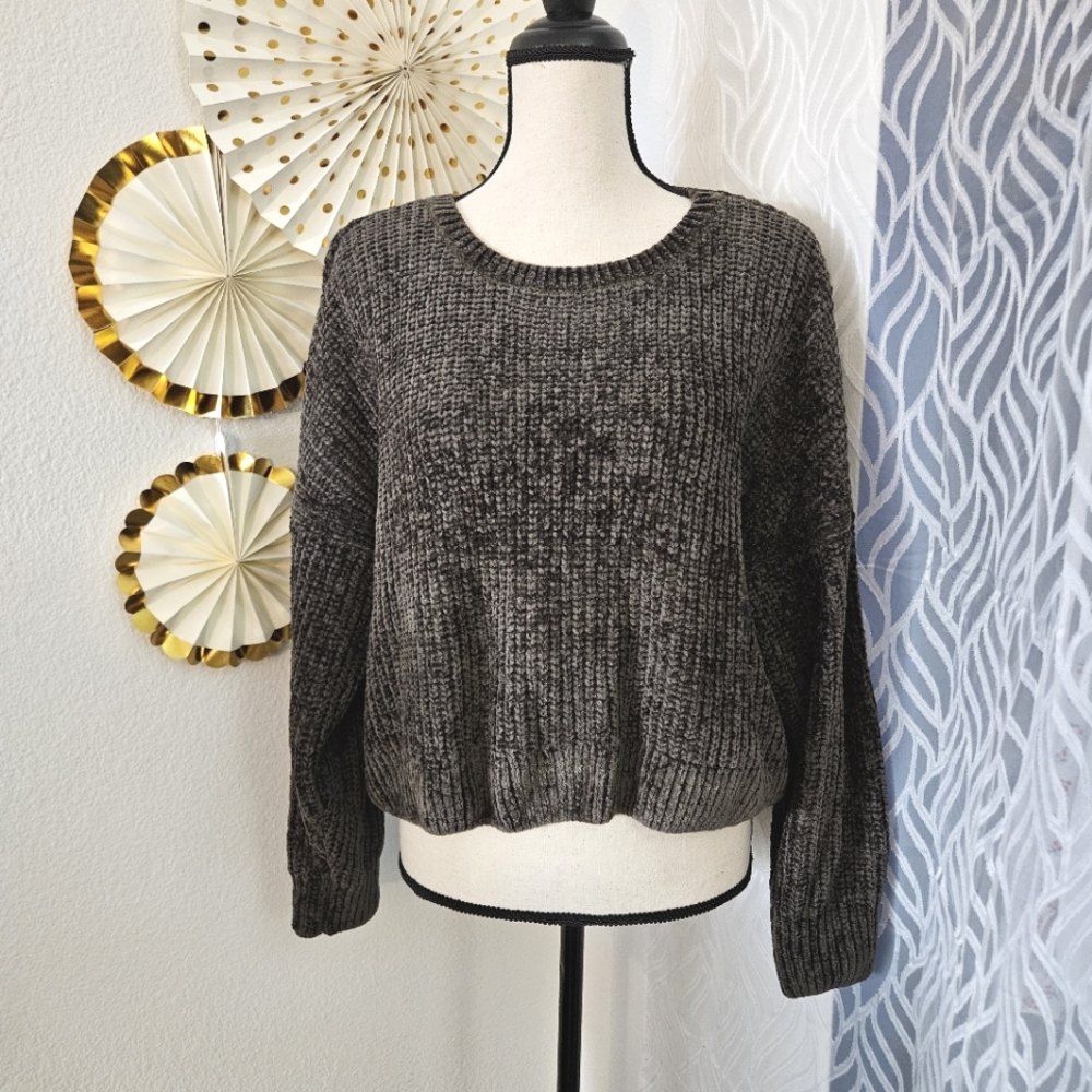 Romeo & Juliet Courture | Dark Olive Velour Cropped Knit Sweater | Size M